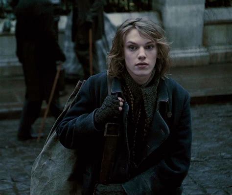 jamie campbell bower as grindelwald.